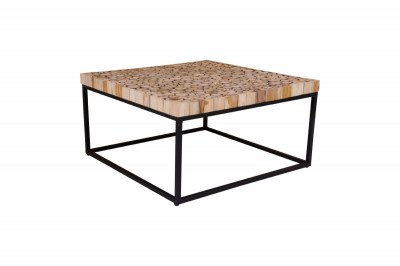 Konferenční stolek Savanna je designová lahůdka, která kombinuje přírodní atmosféru a industriální design. Stolovou desku vyrobili z šikovně uspořádaných dřevěných pařezy různých průměrů. Je položena na hranatém ocelovém rámu v černé barvě. Krásný doplně